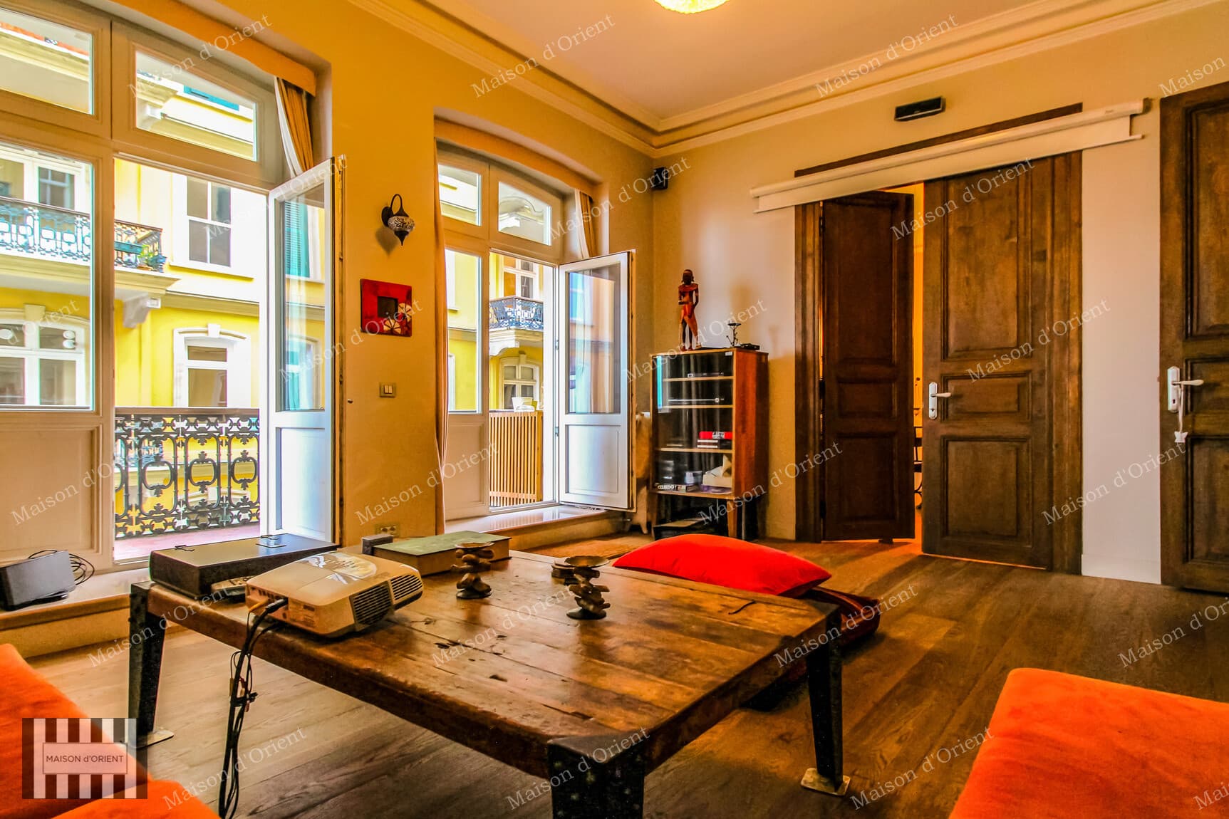 3+2 Flat with Bosphorus View for Rent in Dogan Apartment — Galata, İstanbul — 3+2 — Closed