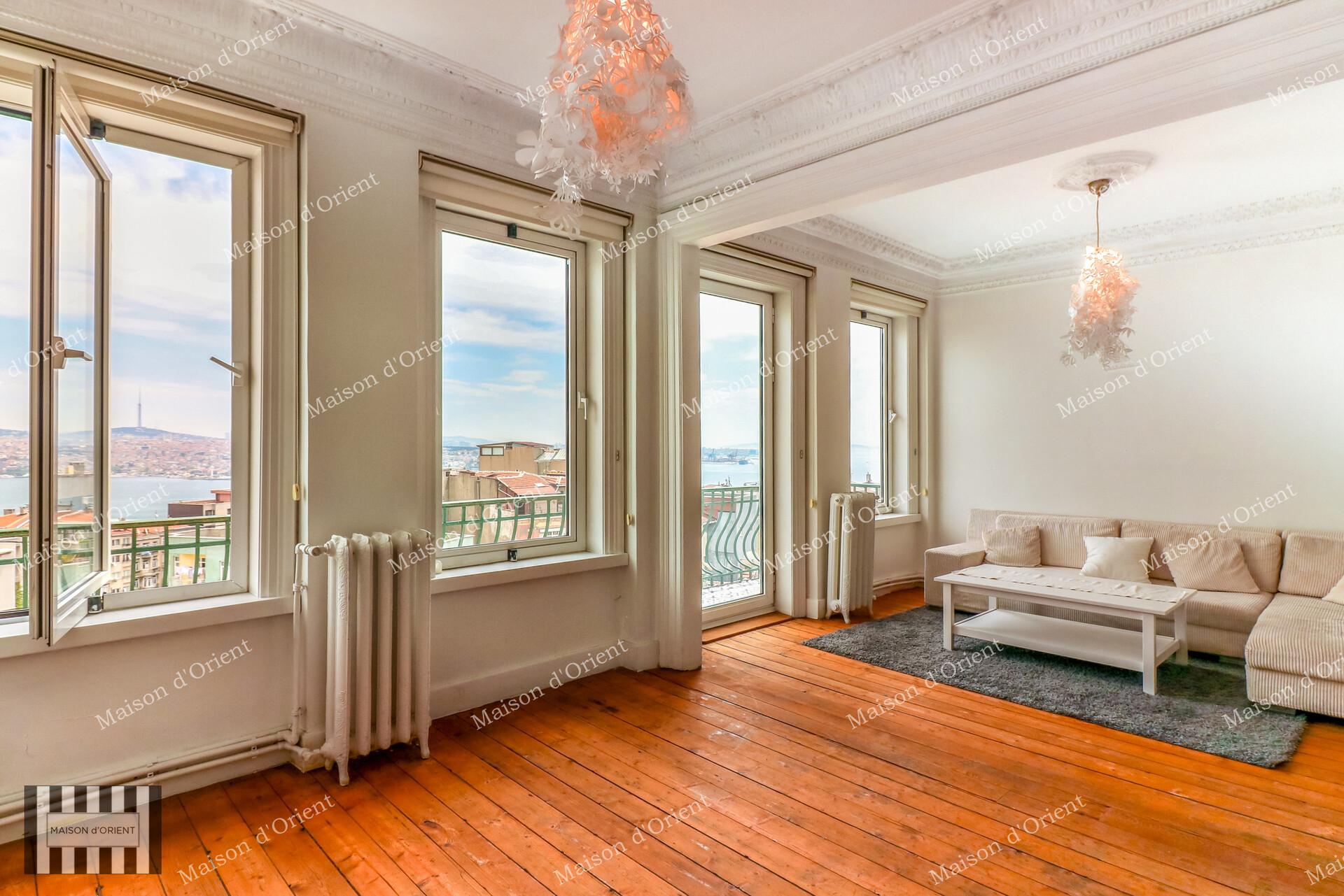 3+1 Flat for Sale with View in Historical Mavrodi Building — Cihangir, İstanbul — 3+1 — Closed