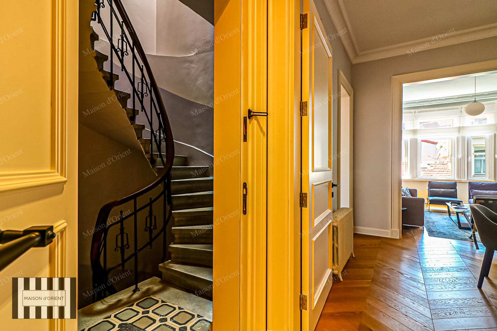 3+1 Flat for Sale in Historical Nar Building, Cihangir — Cihangir, İstanbul — 3+1 — For Buy