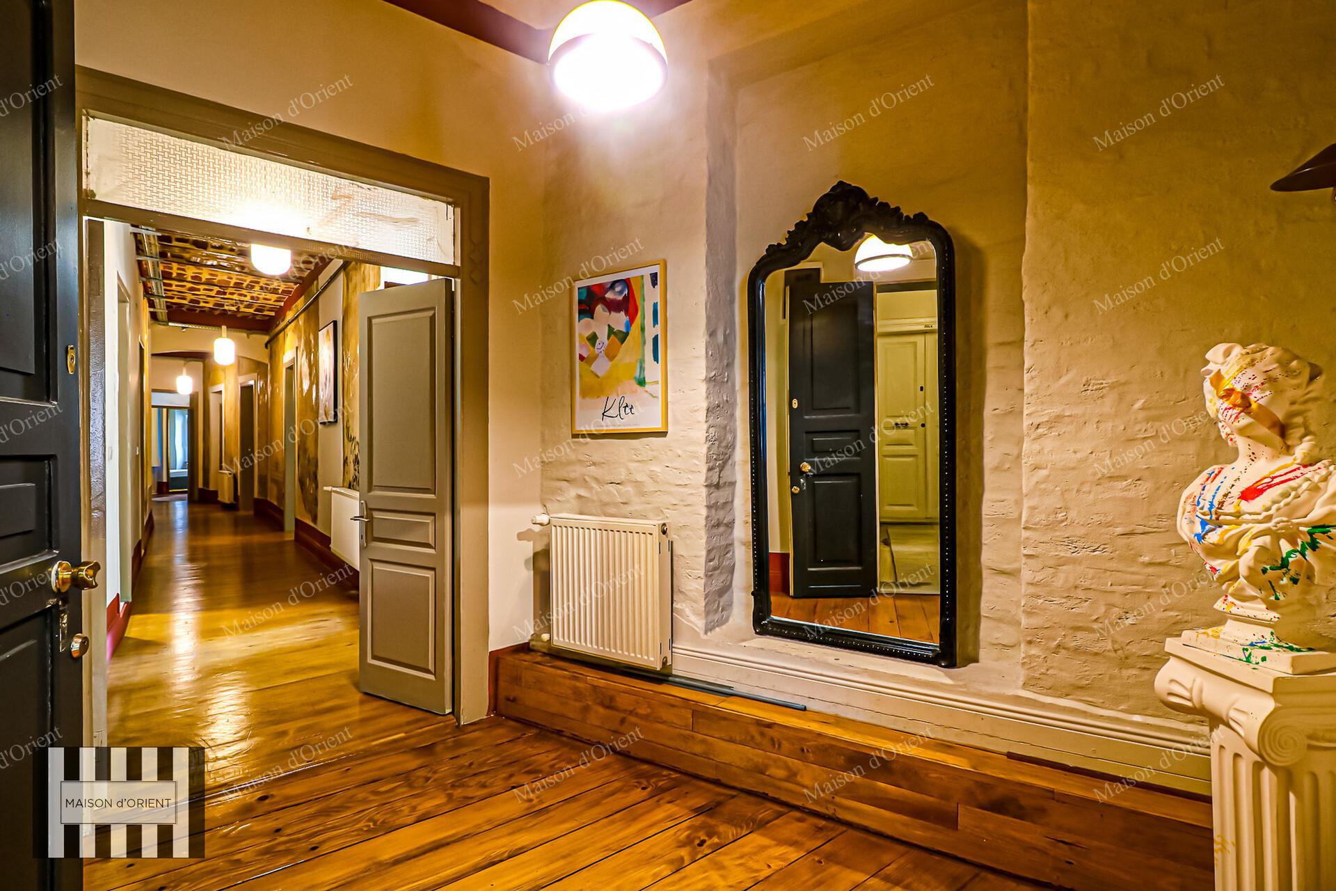 4+1 Furnished Rental Flat in Historical Rauf Bey Building, Galata — Galata, İstanbul — 4+1 — Closed
