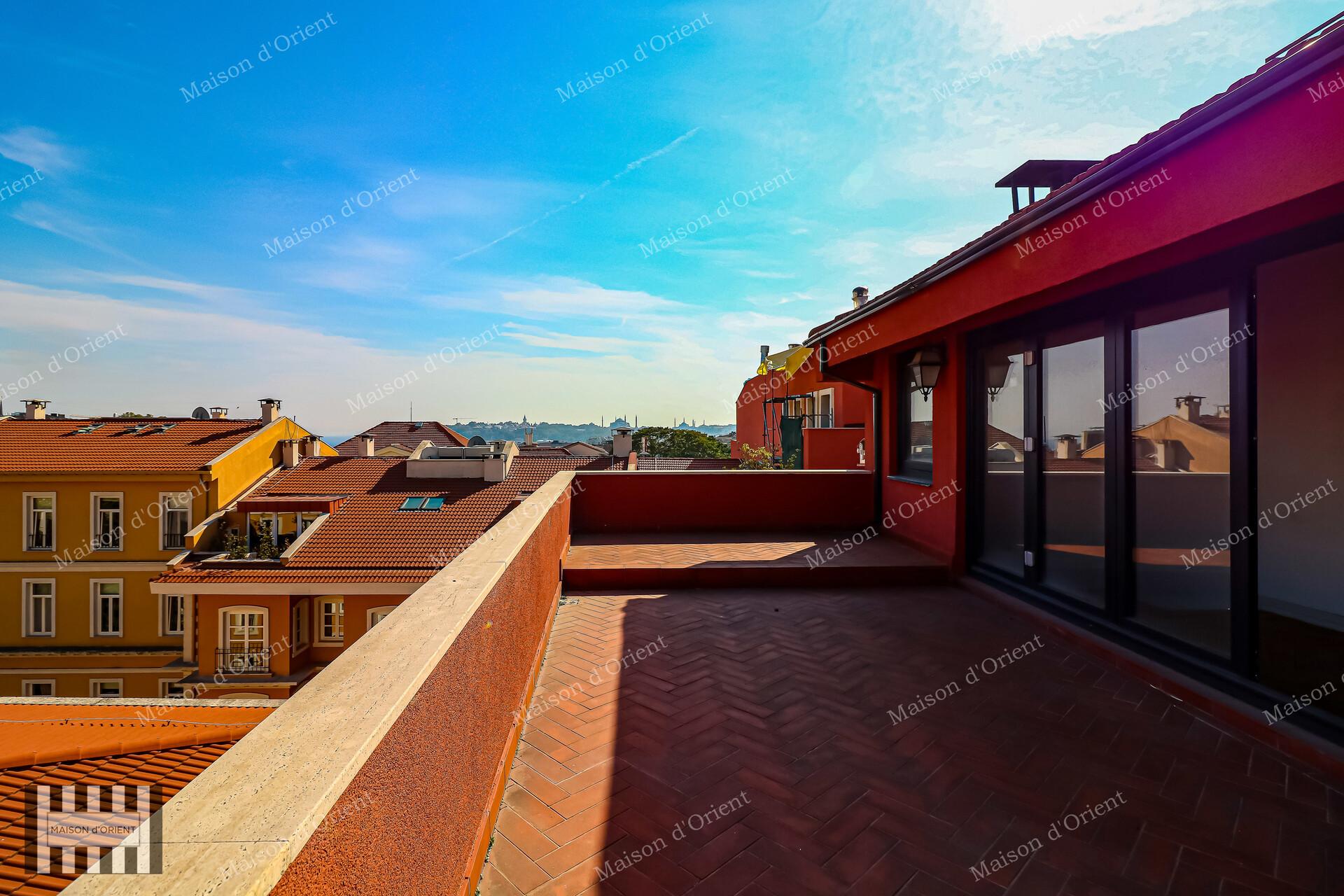 4+1 Duplex for Sale with Terrace and View in Tomtom Gardens — Tomtom, İstanbul — 4+1 — Closed
