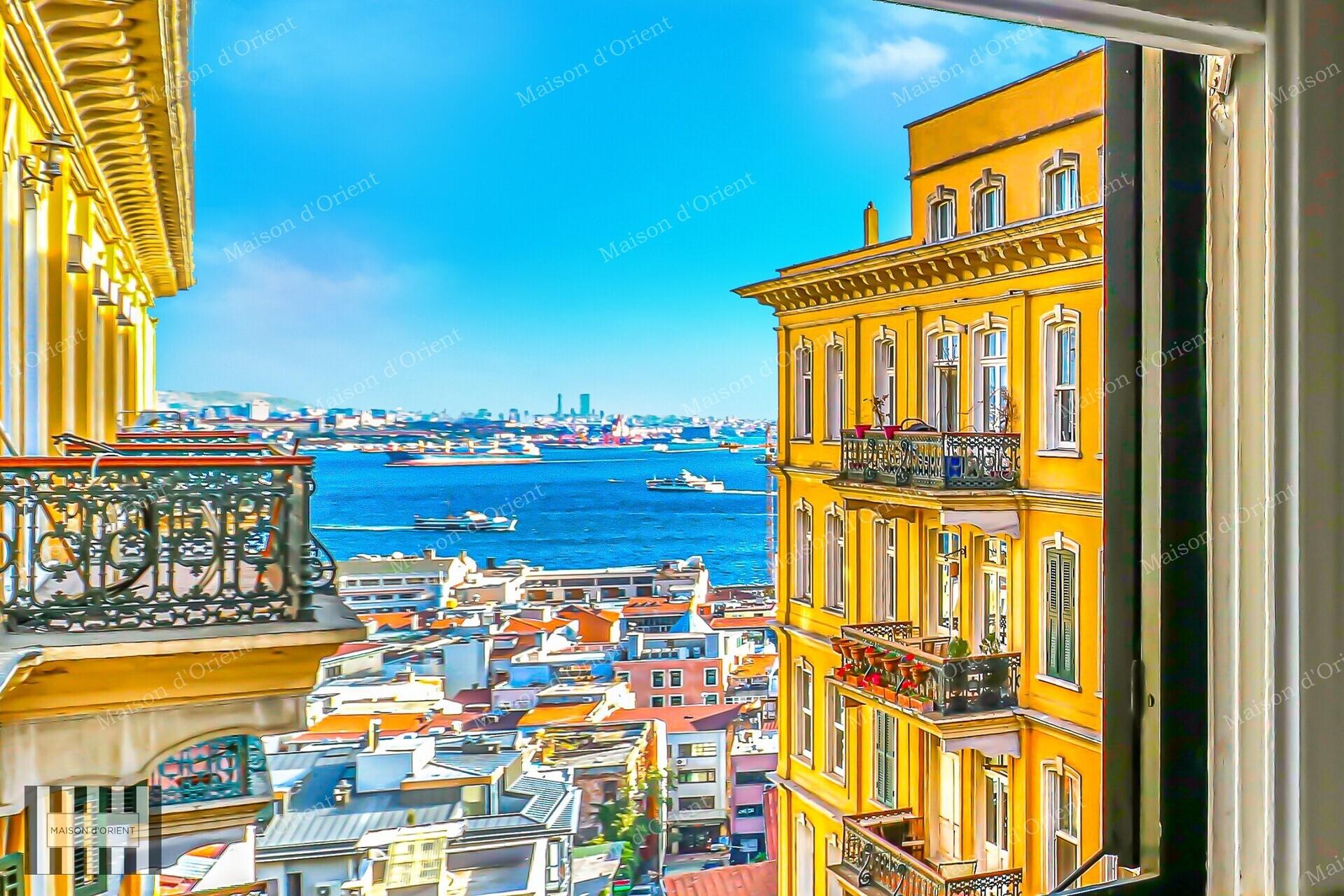 Galata Doğan Apartmanı'nda Boğaz Manzaralı Kiralık 4+1 Daire — Galata, İstanbul — 4+1 — Kapanmış
