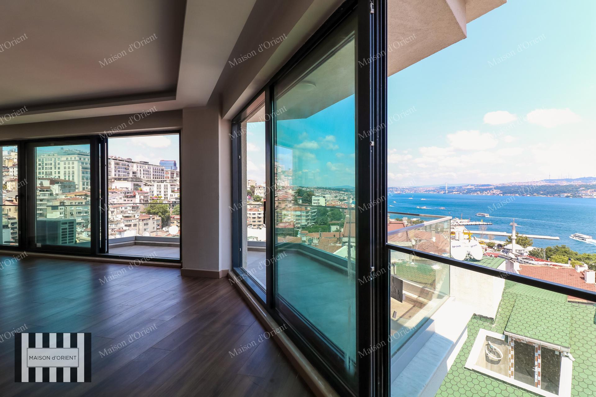 2+1 Rental Flat with Bosphorus View in Cihangir — Cihangir, İstanbul — 2+1 — Closed