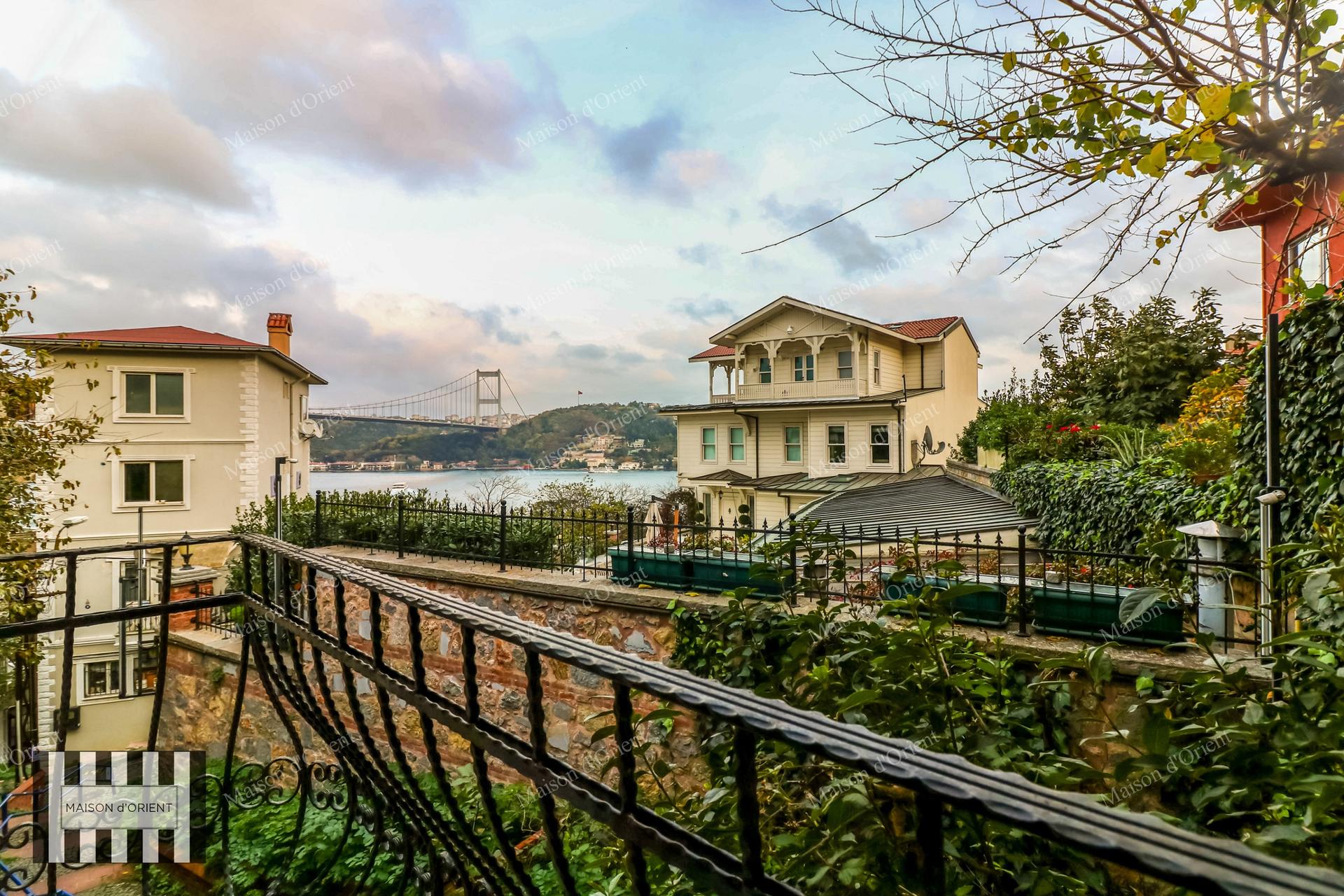 Villa with Bosphorus View for Sale in Rumeli Hisari — Rumeli Hisarı, İstanbul — 4+1 — Closed