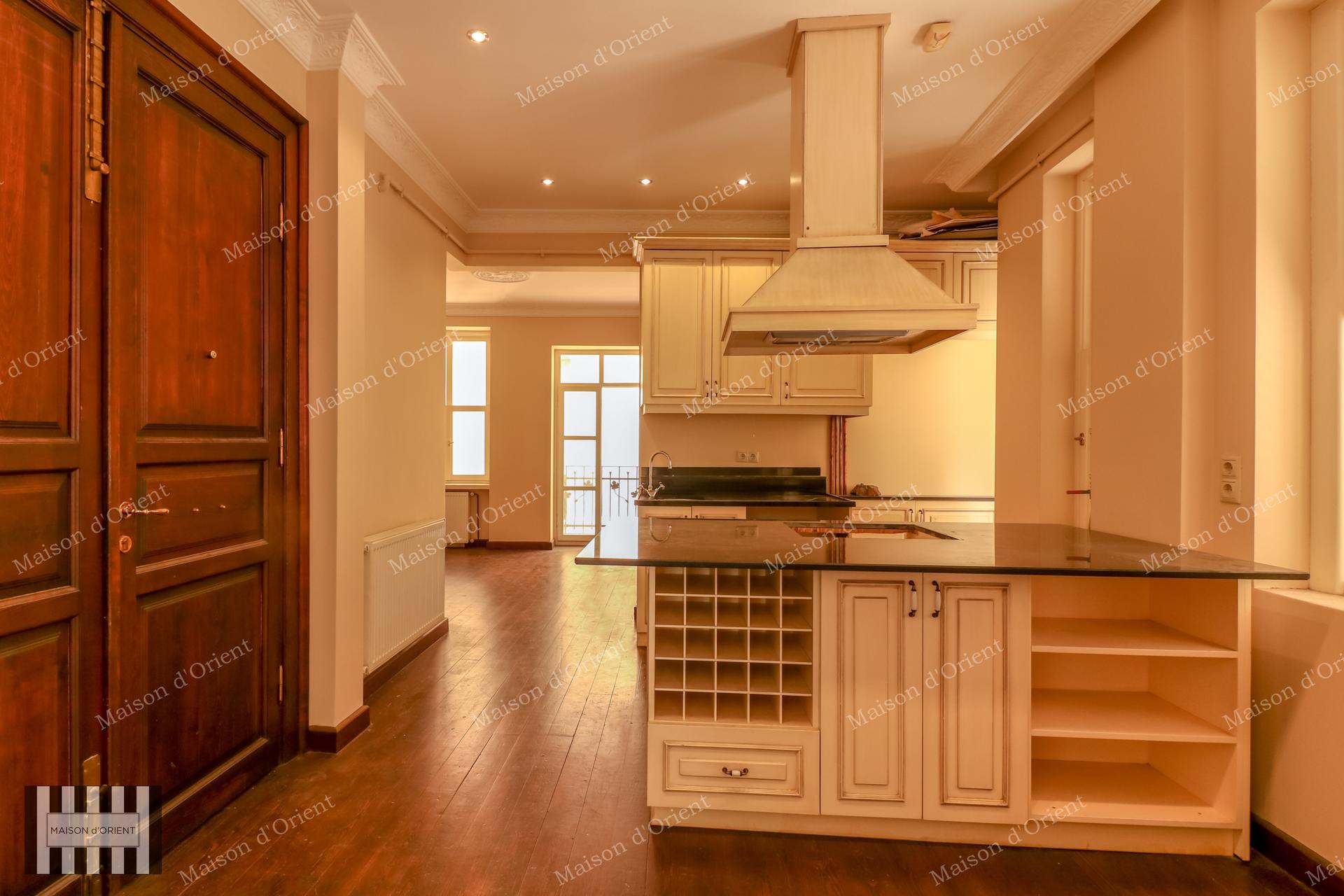 3+1 Rental Home/Office in Cihangir Historicai Pamir Bey Building — Cihangir, İstanbul — 3+1 — Closed