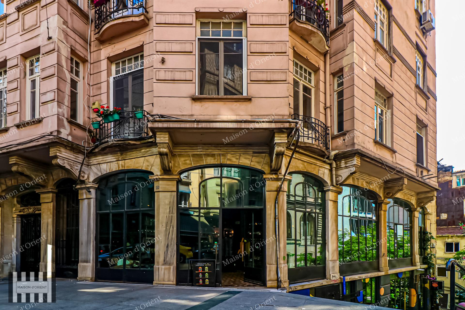 180sqm Store for Sale on Meşrutiyet Main Street — Pera, İstanbul — For Buy