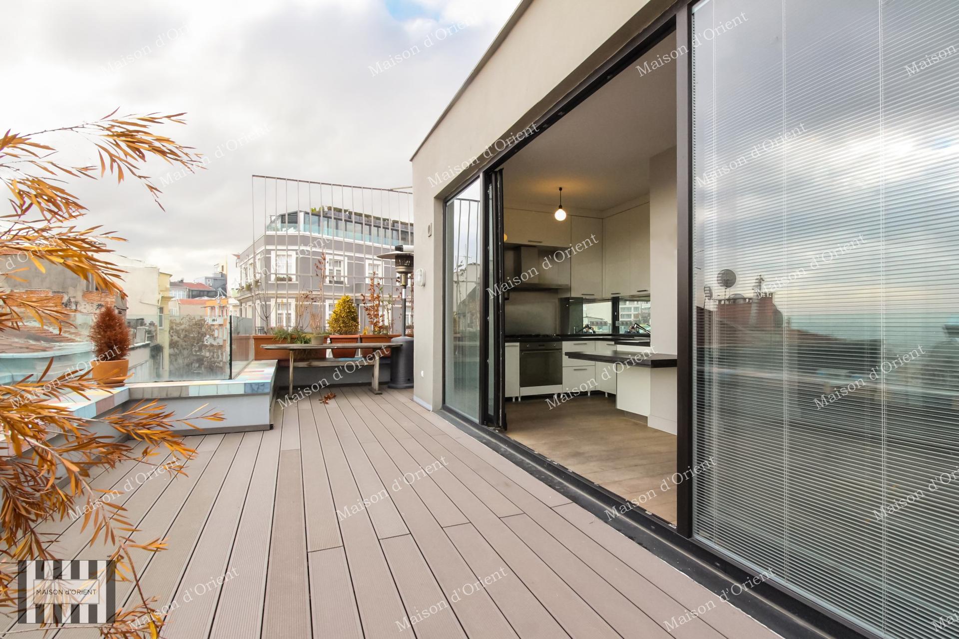 2+1 Flat for Sale with Private Terrace in Historical Building, Çukurcuma — Çukurcuma, İstanbul — 2+1 — Closed
