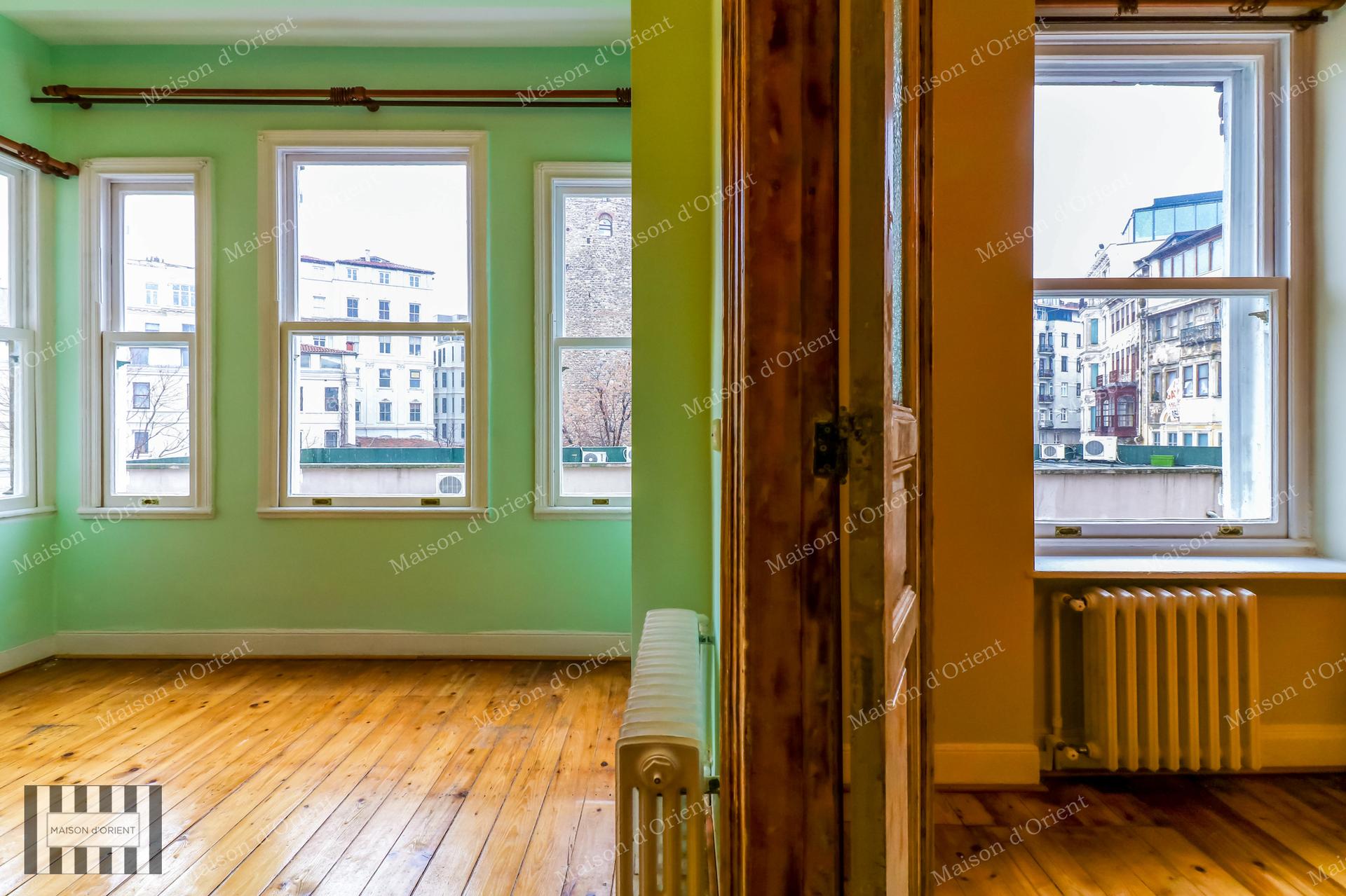 Historical 2+1 Flat with View for Rent in Galata — Galata, İstanbul — 2+1 — Closed