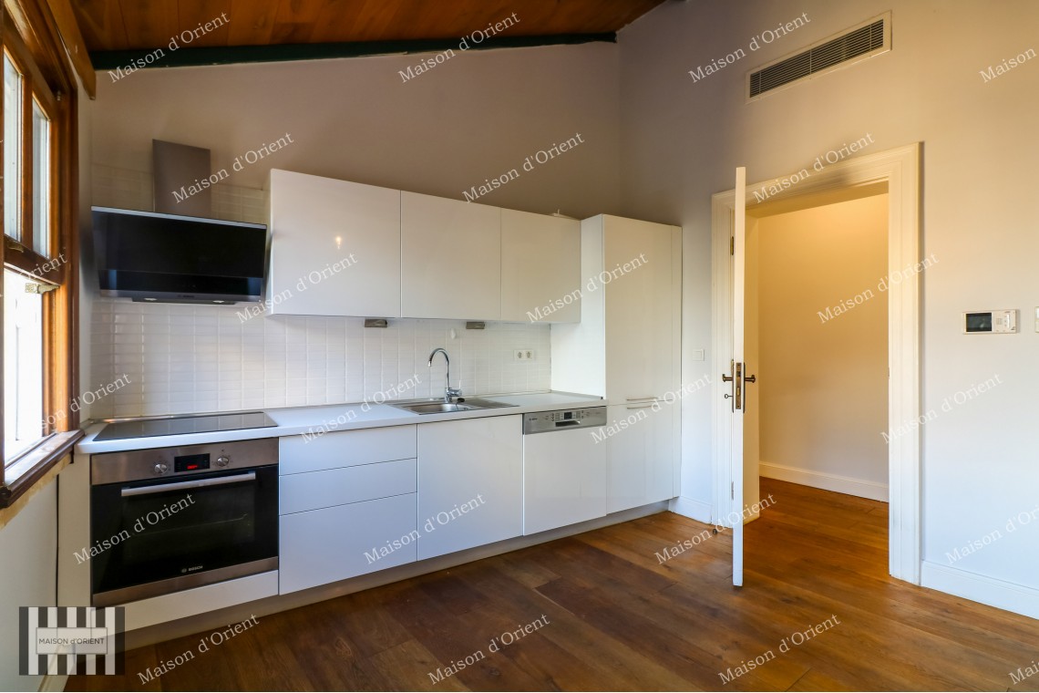 1+1 Flat for Rent with Terrace and View in Galata