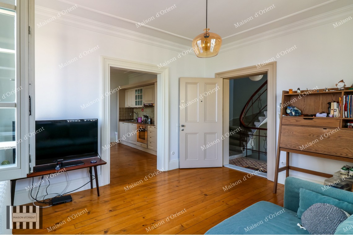1+1 Flat for Rent in Historical Urgliavich Building in Galata