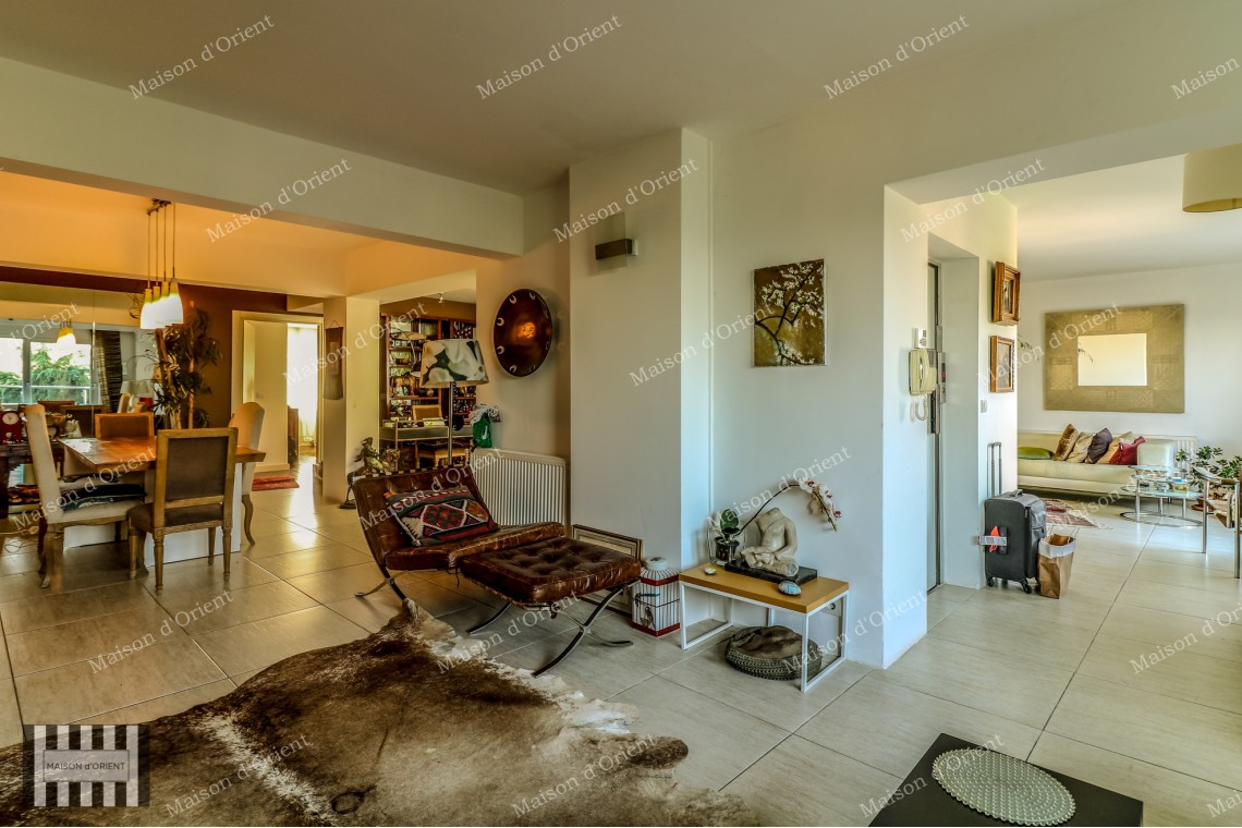 1300sqm Fully Renovated 4-Storey Building for Sale in Resitpasa
