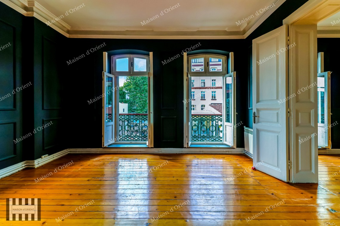 150sqm Flat with View for Rent in Dogan Apartment, Galata