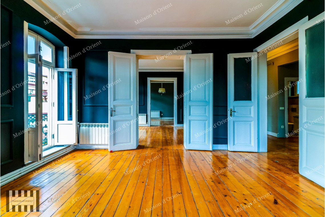 150sqm Flat with View for Rent in Dogan Apartment, Galata