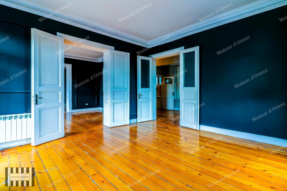 150sqm Flat with View for Rent in Dogan Apartment, Galata