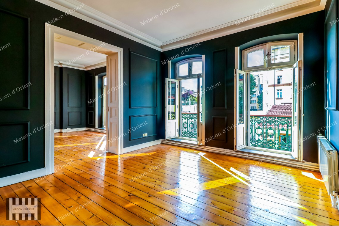 150sqm Flat with View for Rent in Dogan Apartment, Galata