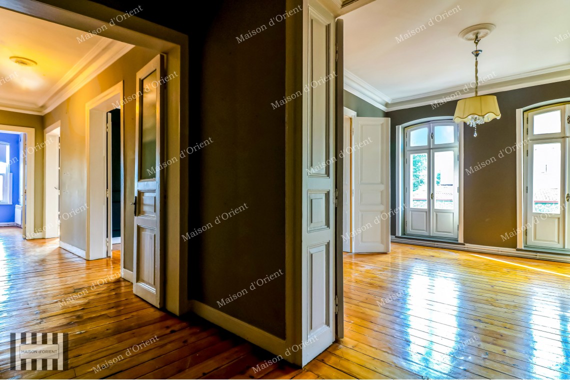 150sqm Flat with View for Rent in Dogan Apartment, Galata