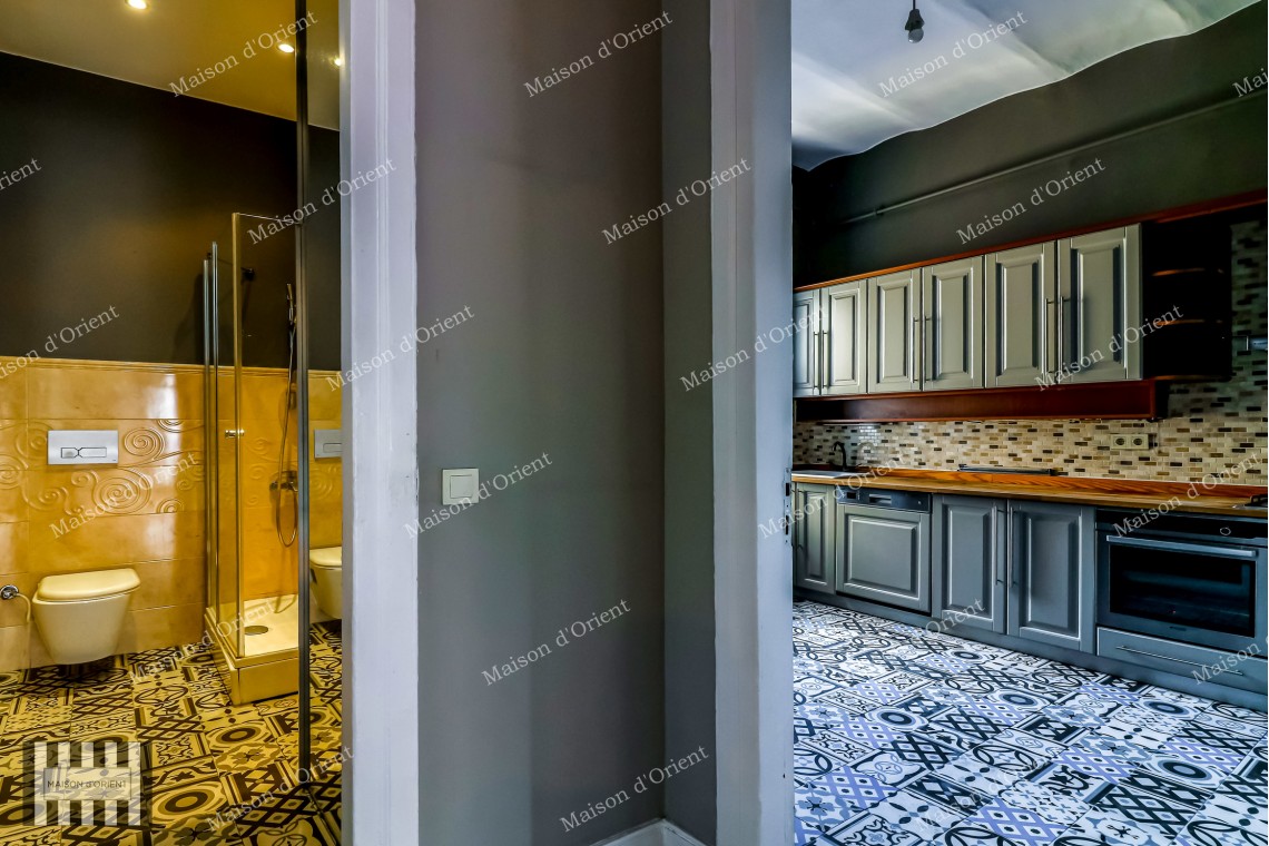 150sqm Flat with View for Rent in Dogan Apartment, Galata