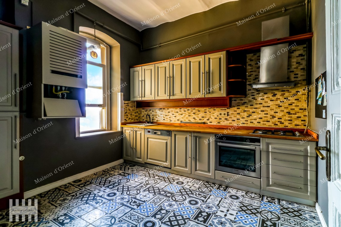 150sqm Flat with View for Rent in Dogan Apartment, Galata