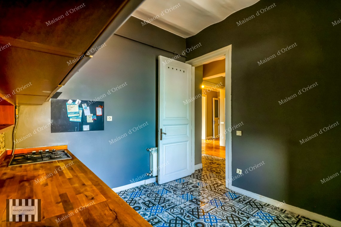 150sqm Flat with View for Rent in Dogan Apartment, Galata