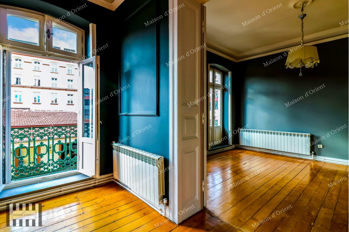 150sqm Flat with View for Rent in Dogan Apartment, Galata