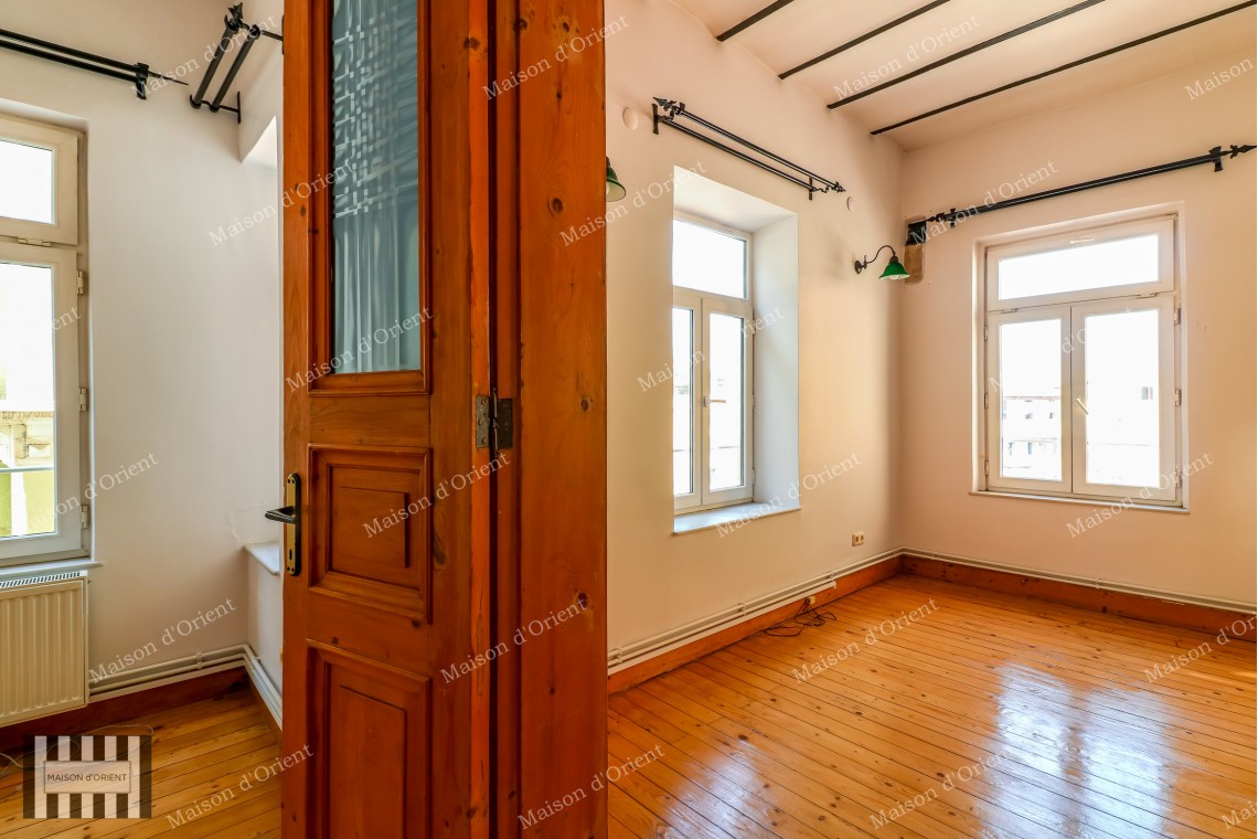 160 sqm Flat/Office for Rent in Sadık Pasa Building