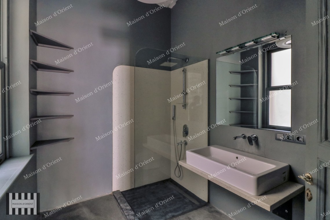 160sqm Flat for Rent in Historical Petraki Building