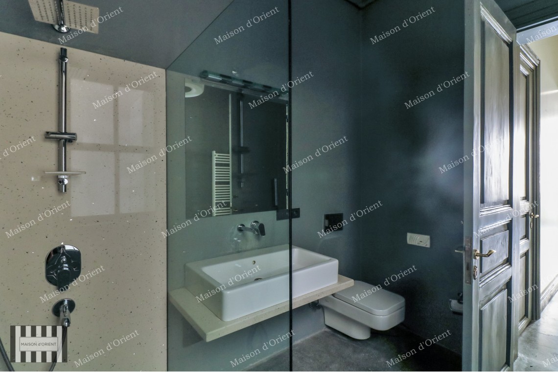 160sqm Flat for Rent in Historical Petraki Building
