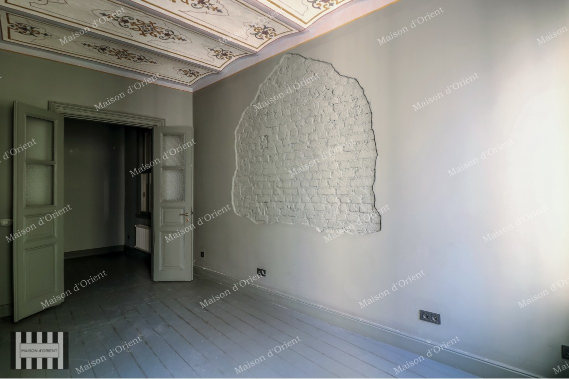 160sqm Flat for Rent in Historical Petraki Building