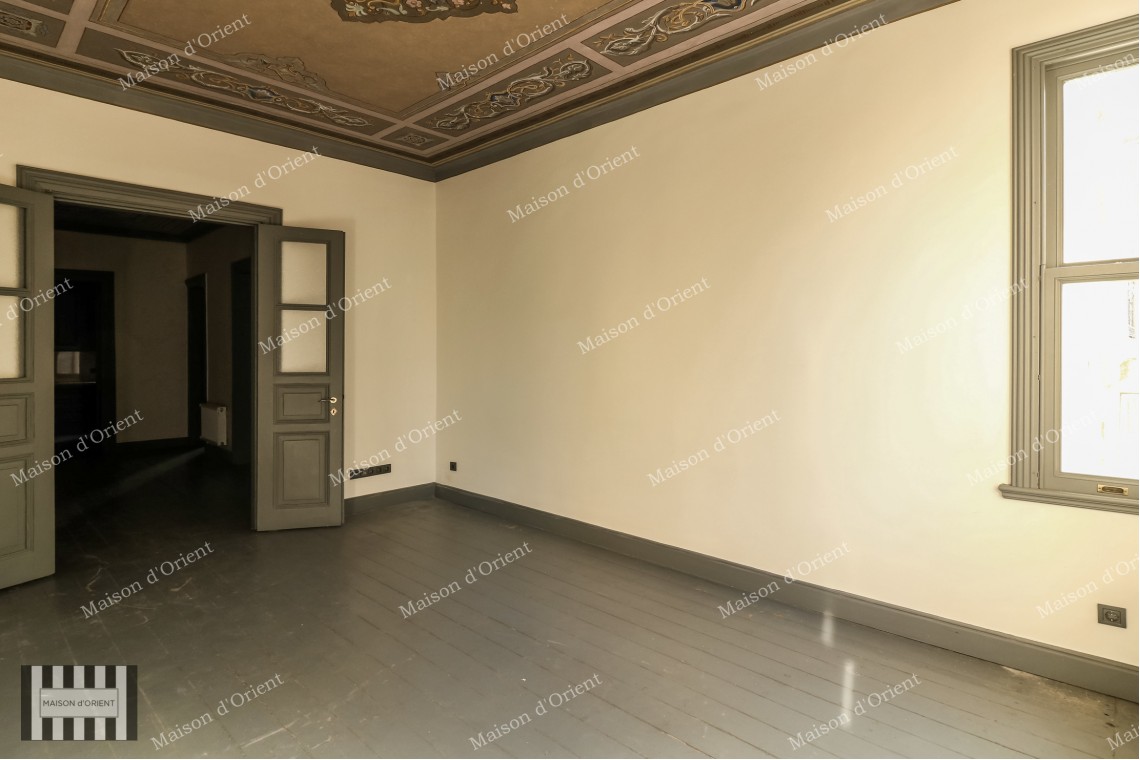160sqm Flat for Rent in Historical Petraki Building
