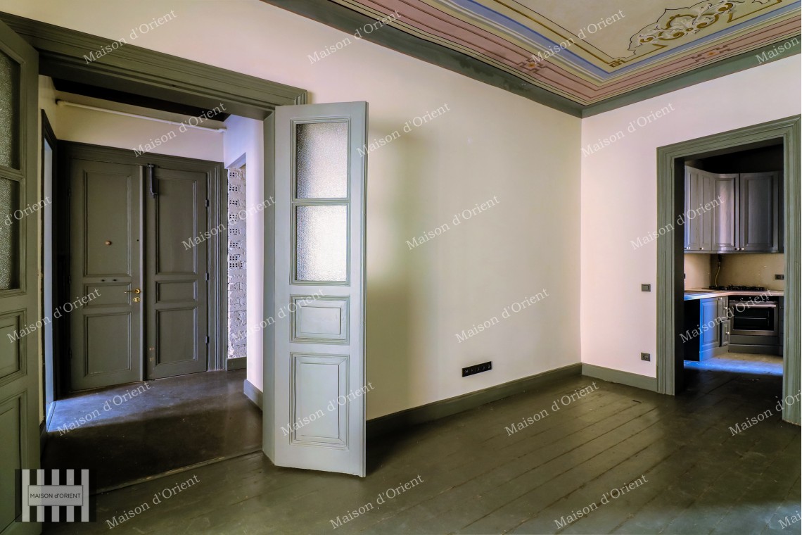 160sqm Flat for Rent in Historical Petraki Building