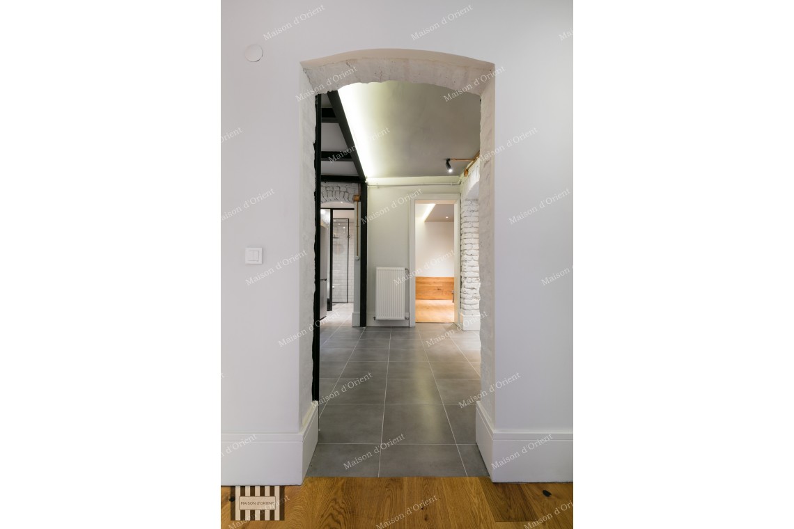 1+1 Flat for Rent in Greek Architecture Building in Firuzağa