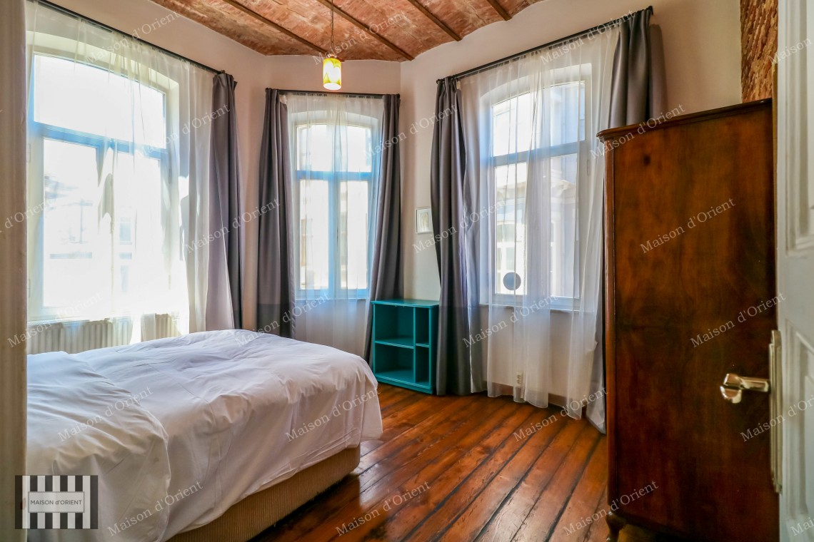 2+1 Furnished Rental Flat in Historical Apartment, Galata