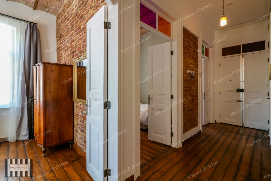 2+1 Furnished Rental Flat in Historical Apartment, Galata