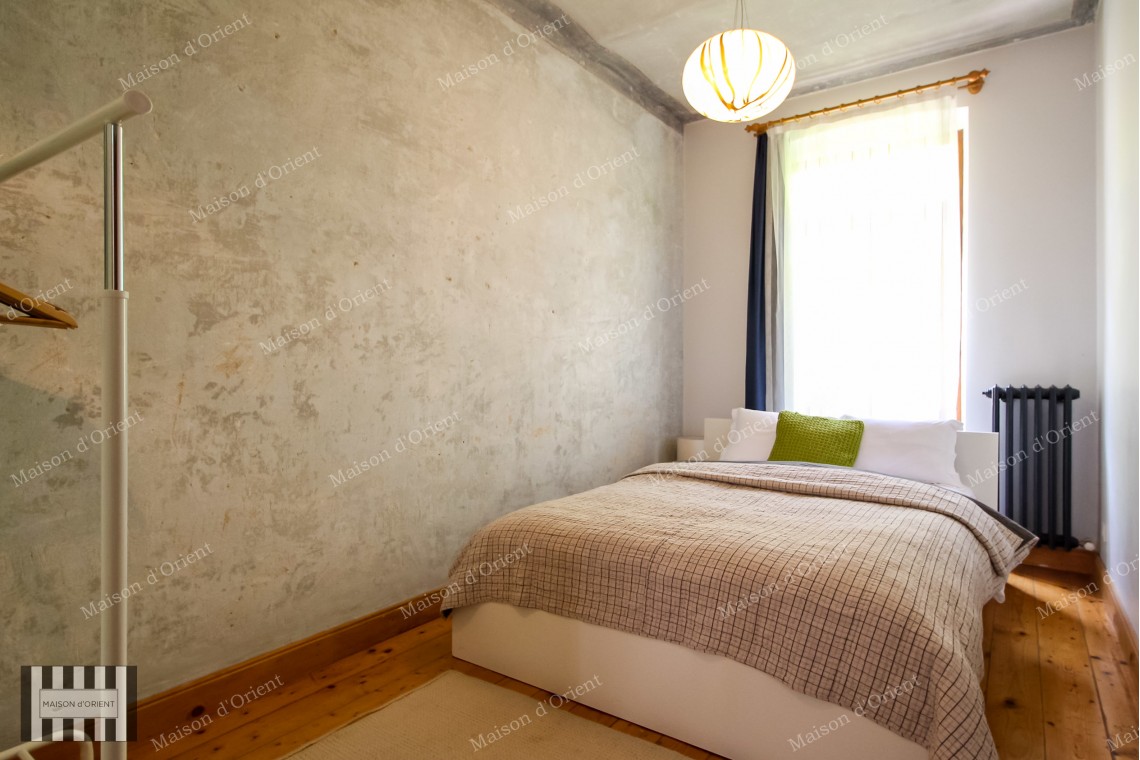 2+1 Flat for Sale in Renovated Historical Building in Galata