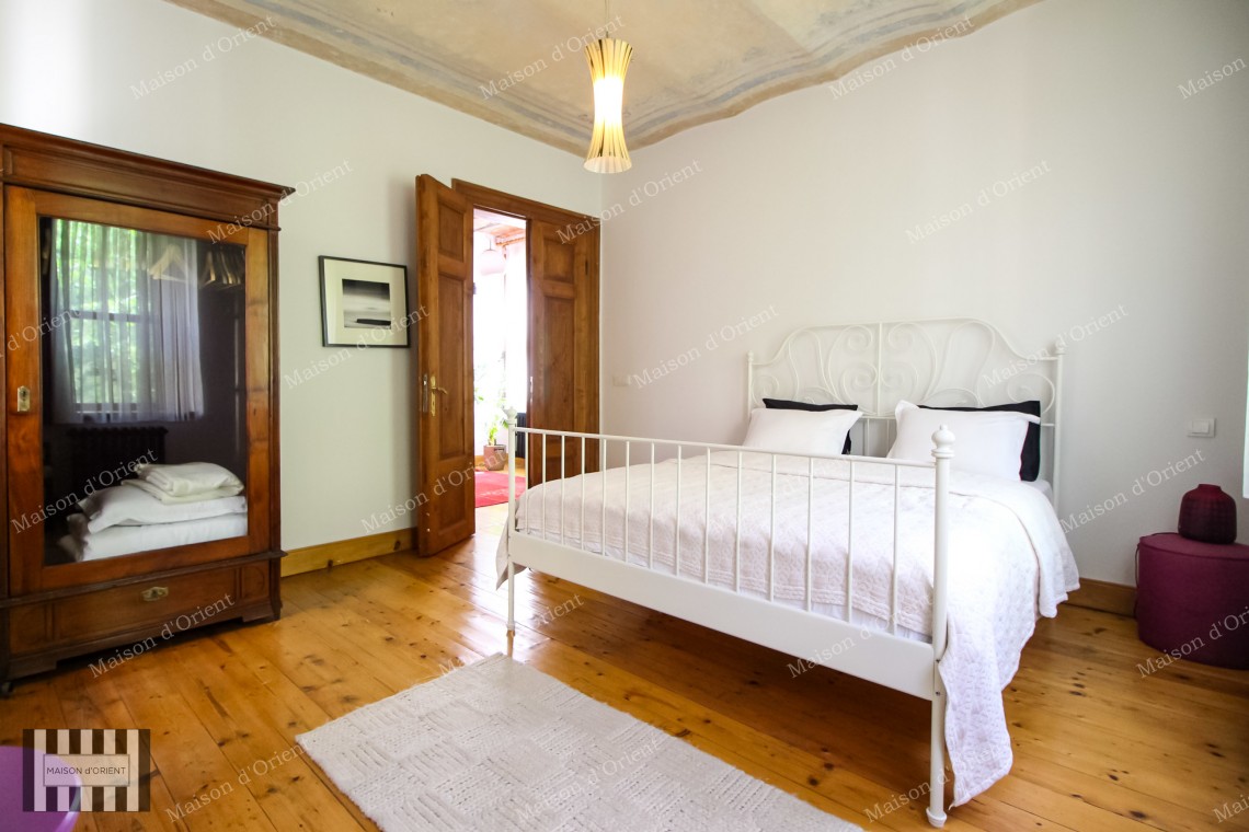 2+1 Flat for Sale in Renovated Historical Building in Galata