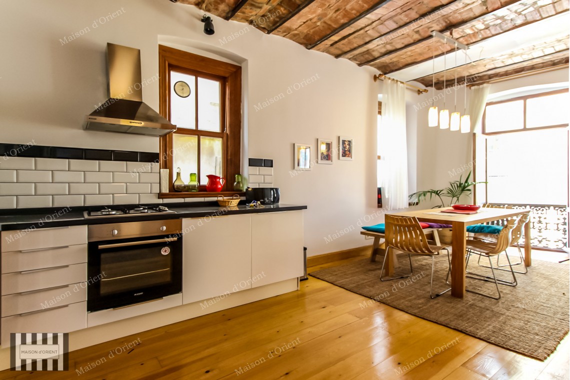 2+1 Flat for Sale in Renovated Historical Building in Galata
