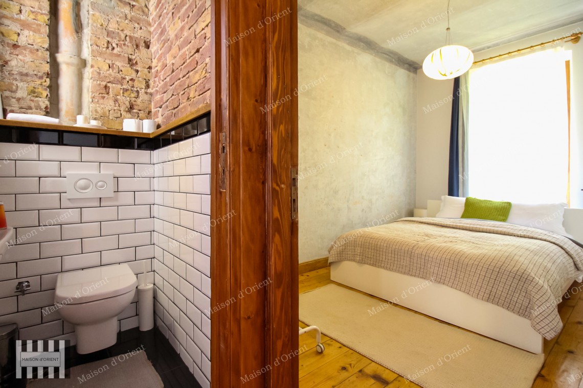 2+1 Flat for Sale in Renovated Historical Building in Galata