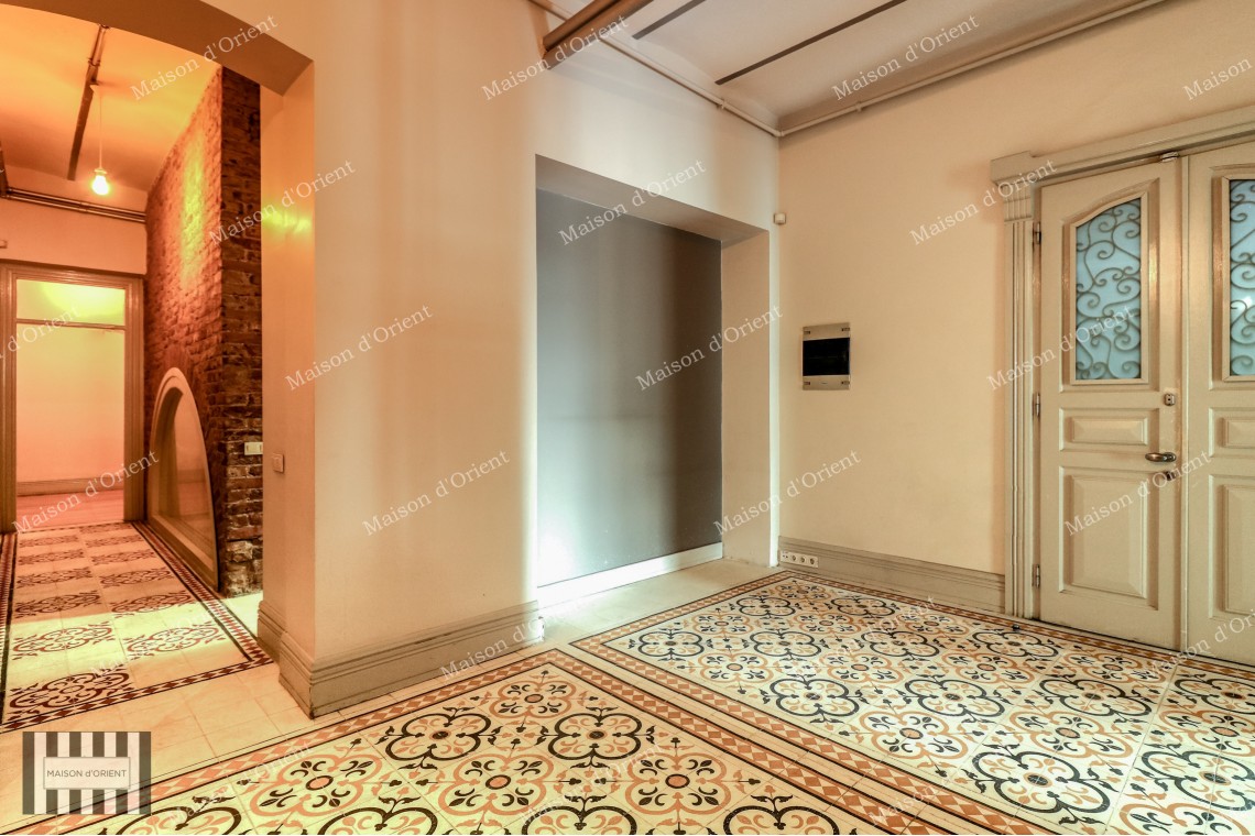 200sqm Office for Rent in Historical Vural Arıkan Building