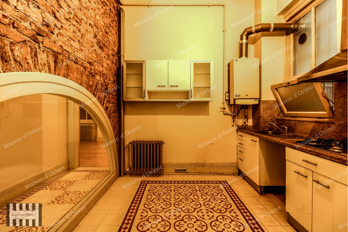 200sqm Office for Rent in Historical Vural Arıkan Building