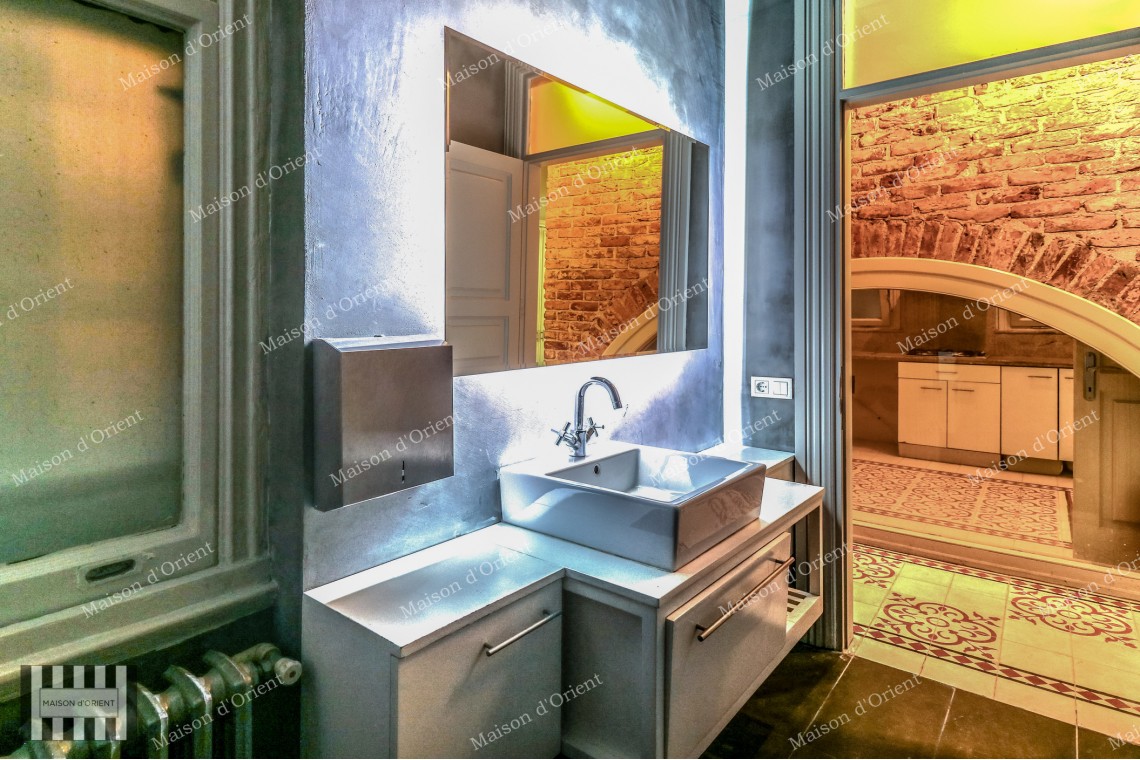 200sqm Office for Rent in Historical Vural Arıkan Building
