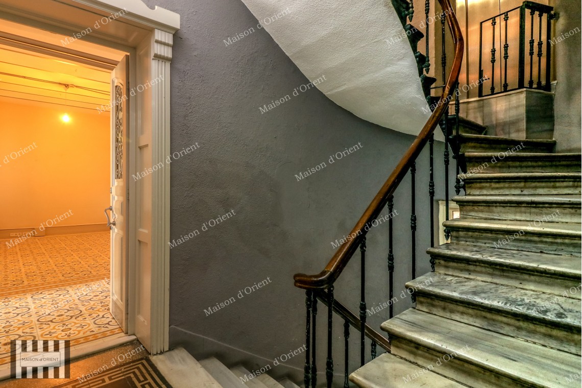 200sqm Office for Rent in Historical Vural Arıkan Building