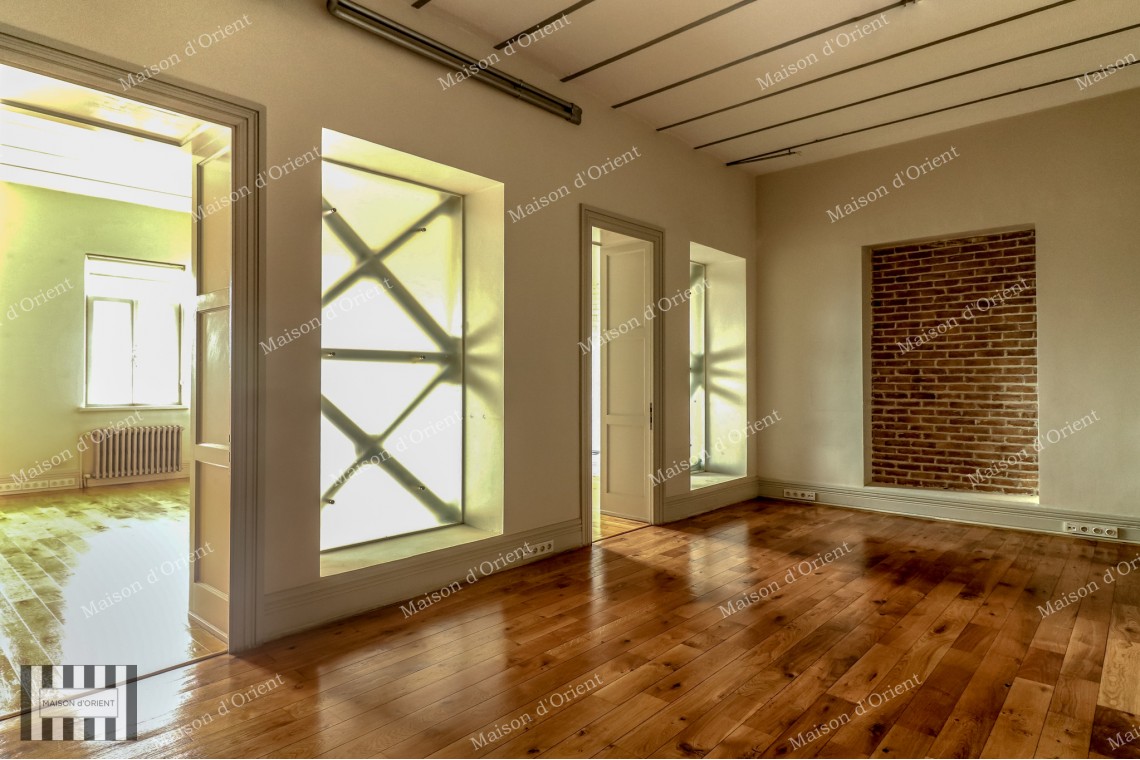 200sqm Office for Rent in Historical Vural Arıkan Building