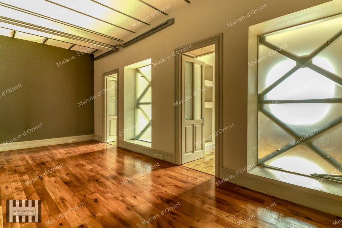 200sqm Office for Rent in Historical Vural Arıkan Building