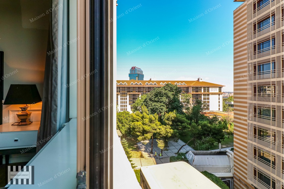 Harbiye Divan Otel Yanı Palas Binada 280m2 Satılık Daire