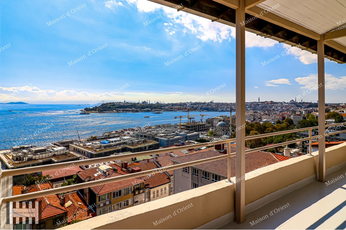 2+1 Flat for Rent with Terrace and Bosphorus View in Cihangir