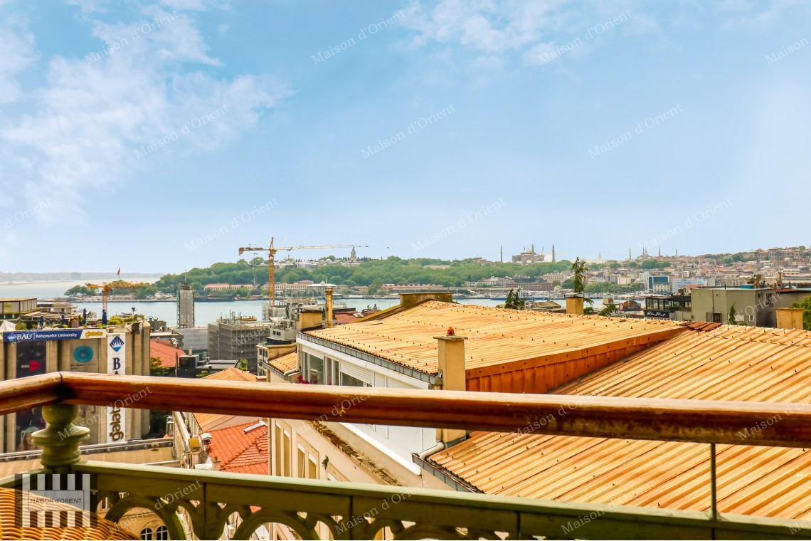 2+1 Rental Flat with Sarayburnu View in Galata