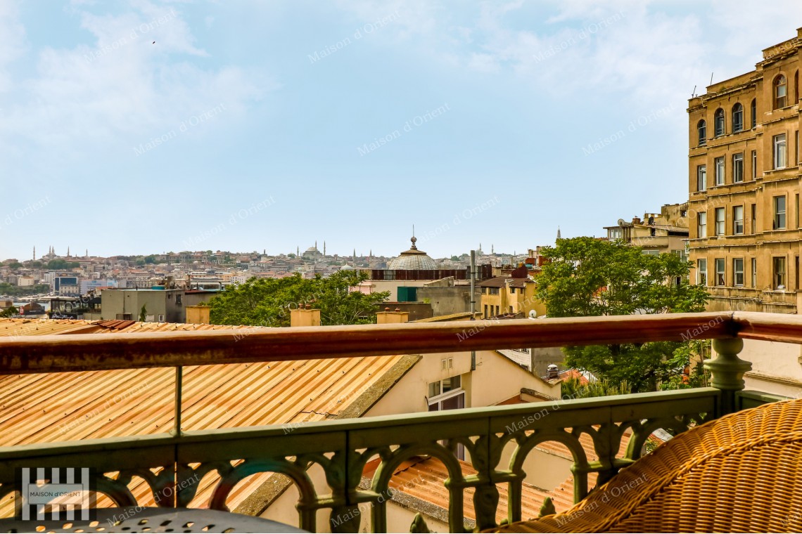 2+1 Rental Flat with Sarayburnu View in Galata