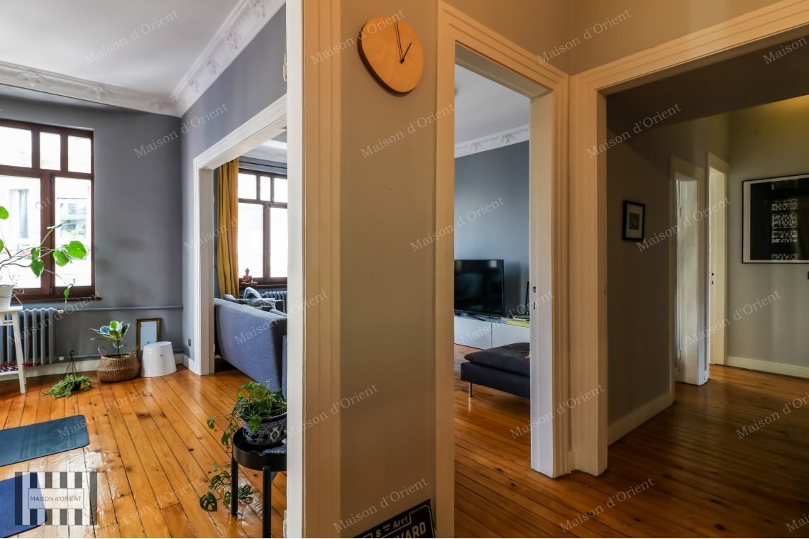 3+1 Flat for Rent in Historical Renovated Apartment