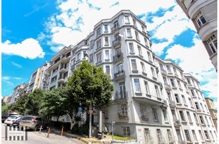 3+1 Flat for Rent in Renovated Building in Cihangir