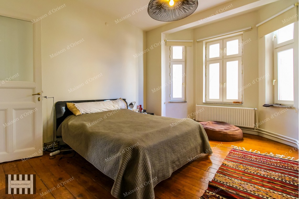 3+1 Flat for Rent in Renovated Building in Cihangir